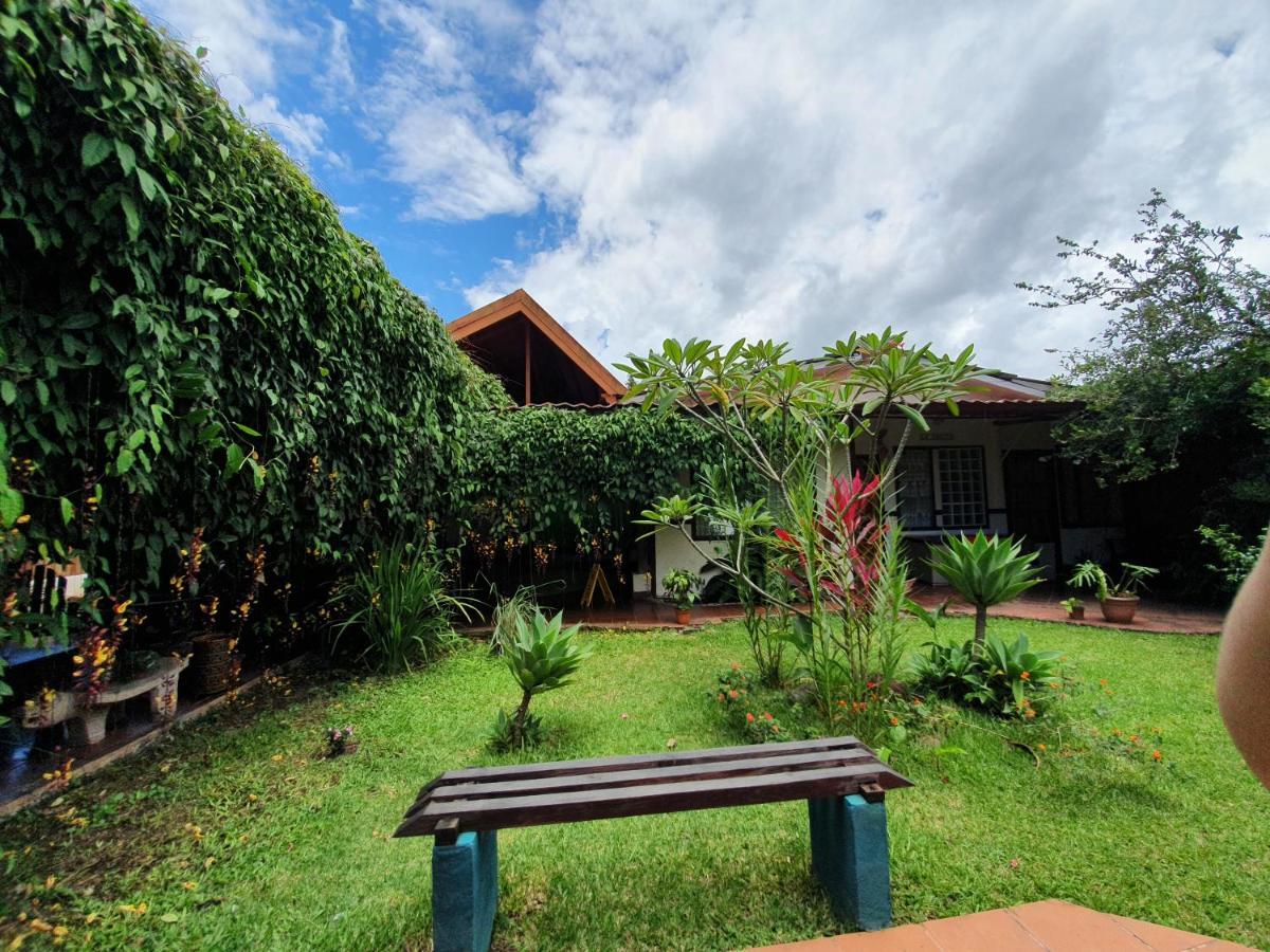 Turrialba Bed & Breakfast Exterior photo