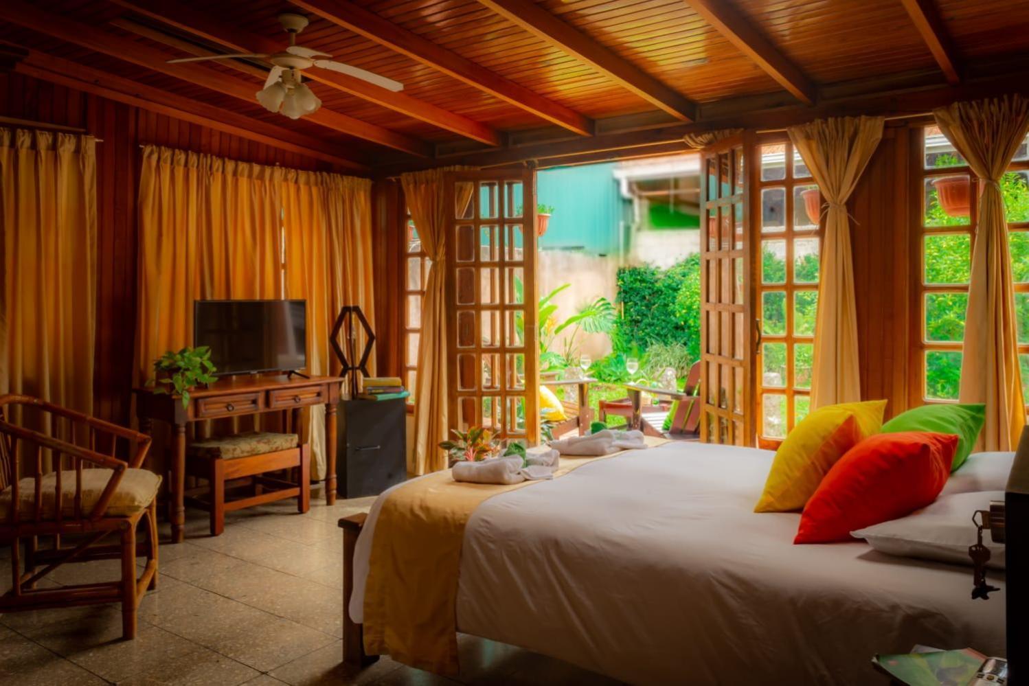 Turrialba Bed & Breakfast Exterior photo